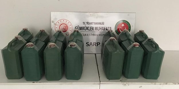 Şüphe üzerine arama yapılan araçta onlarca kilogram kaçak bal ele geçirildi