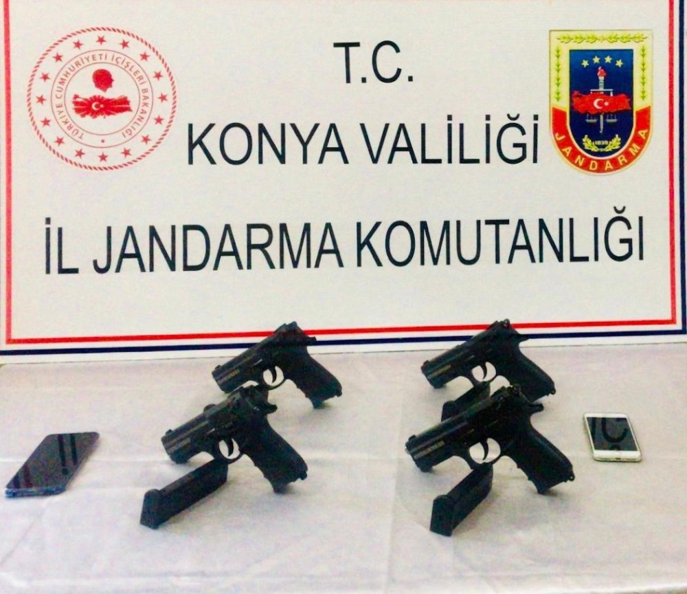 Şüphe üzerine durdurulan araçta silah bulundu 