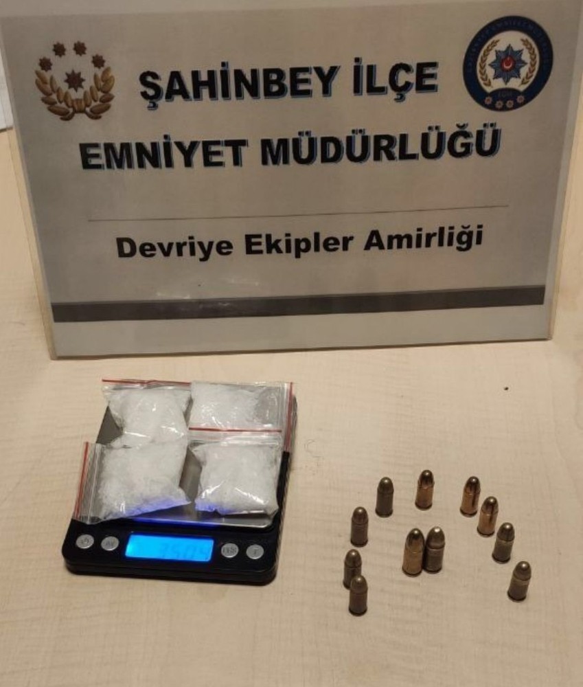 Şüphe üzerine durdurulan araçtan uyuşturucu çıktı 