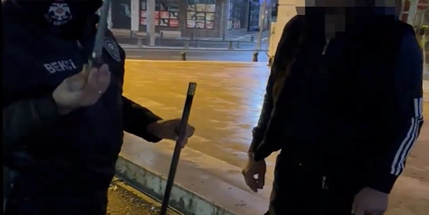 Şüphe üzerine durdurulmuştu: Baston görünümlü kesici alet ele geçirildi!