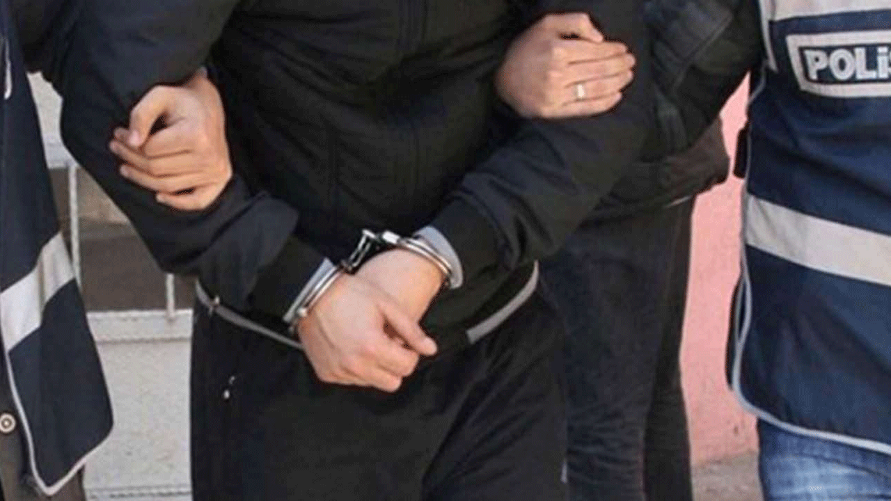 Şüpheli araçtan av tüfeği fışkırdı