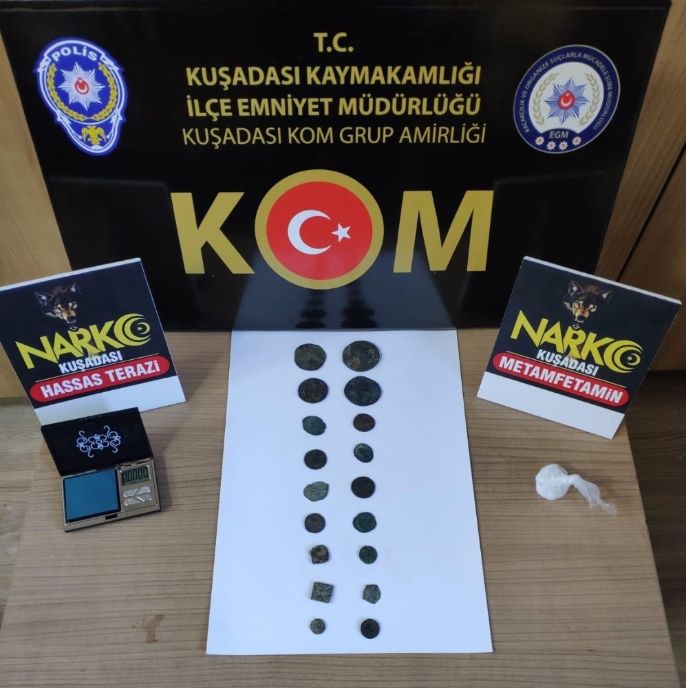 Şüpheli araçtan sikke ve uyuşturucu çıktı 