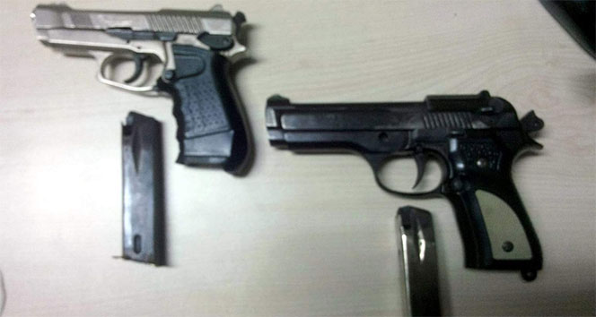 Şüpheli kişilerden 2 tabanca ele geçirildi