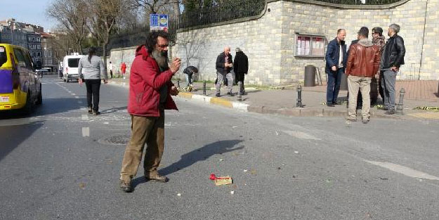 Şüpheli paketten çıkan lokumları yedi