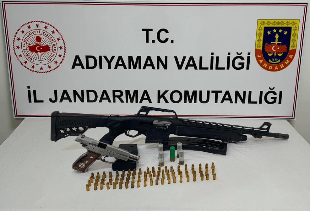 Şüpheli şahsın evinden silah ve mermiler ele geçirildi