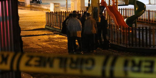 Şüpheli valiz fünyeyle patlatıldı