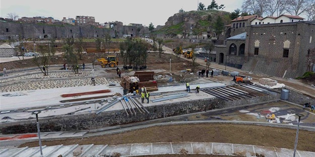 Sur, devlet eliyle yeniden inşa ediliyor