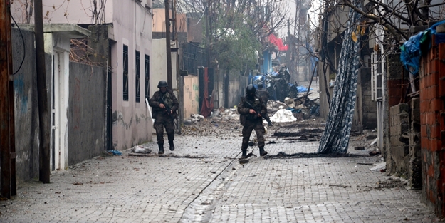 Sur PKK'lılar iyice sıkıştı