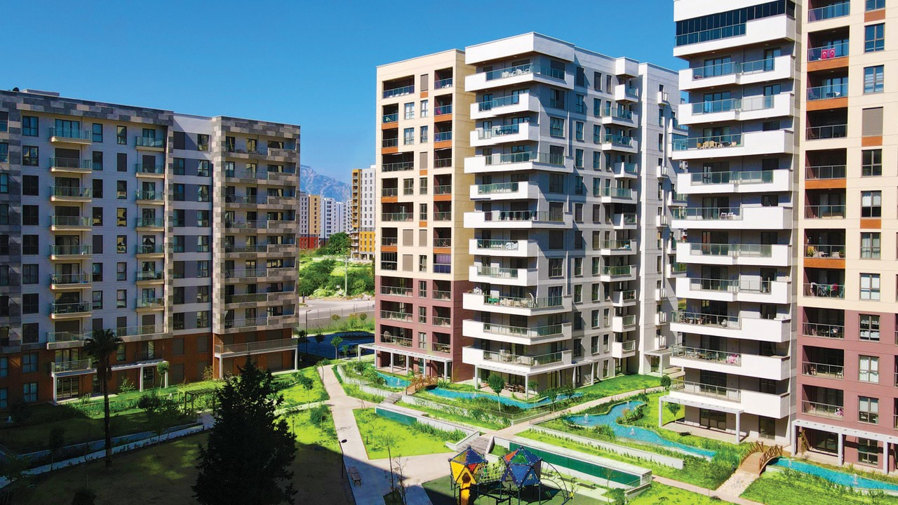 Sur Yapı Antalya’da 25 bin kişi yaşıyor!