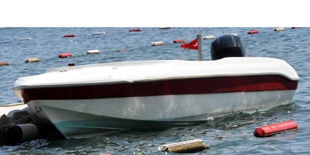 Sürat Teknesi turiste çarptı