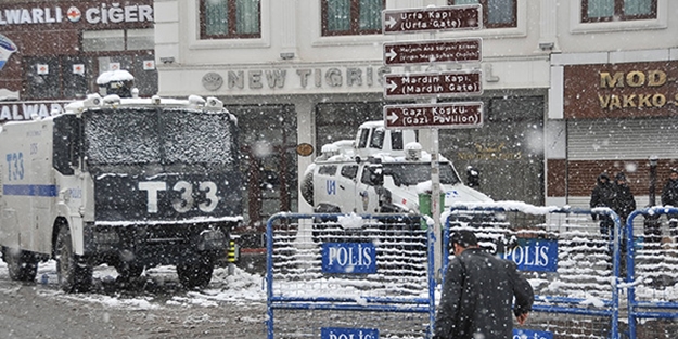 Sur'da hain saldırı: 1 polis şehit!