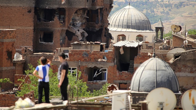 Sur'da terör mağduruna ev sevinci