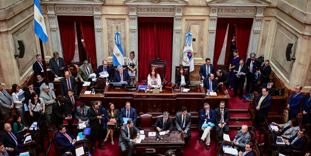 Süre dün gece 00.00'da doldu! O ülke dokuzuncu kez iflas edecek