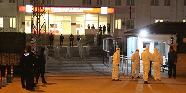 Süreç devam ediyor! Onlarca kişi daha polis eşliğinde geldi