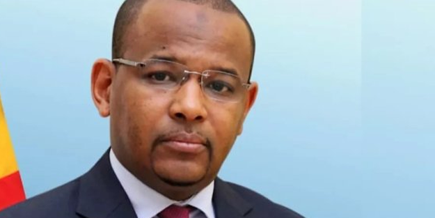 Sürgündeki başbakana yakalama kararı