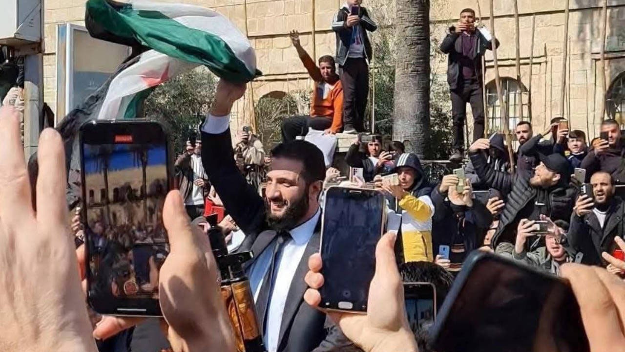 Suriye lideri Ahmed el Şara, İdlib ve Halep'in ardından Lazkiye'de coşkuyla karşılandı