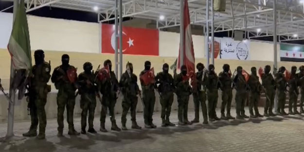 Suriye Milli Ordusu, Türk bayrağını göndere çekti! Tekbir getirdiler!