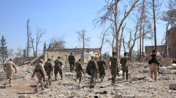 Suriye ordusu Halep'te muhalifleri vurdu