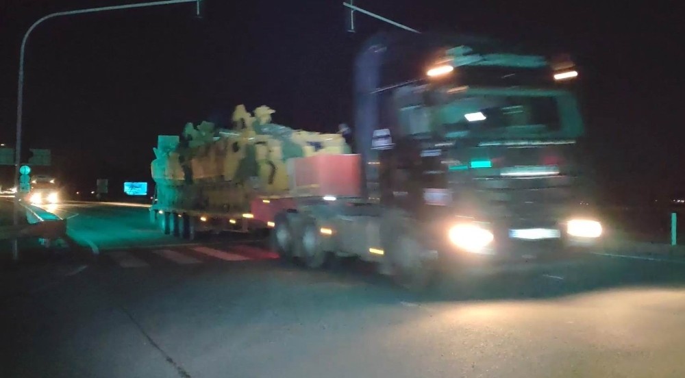Suriye sınırına araç sevkiyatı hız kazandı 