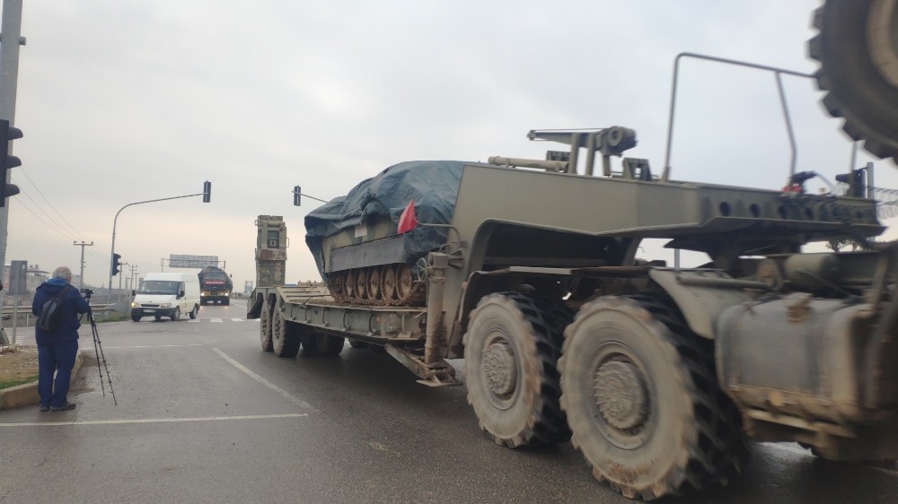 Suriye sınırına sevkiyatlar devam ediyor 