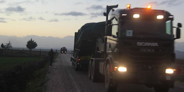 Suriye sınırına tank ve fırtına obüs sevkiyatı başladı!