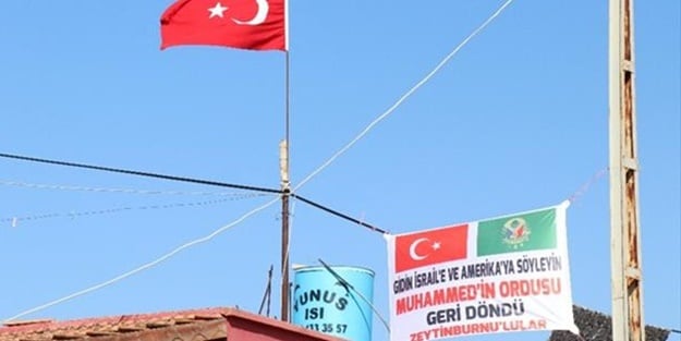 Suriye sınırında dikkat çeken pankart: Gidin söyleyin...