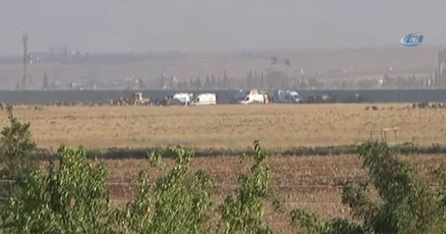 Suriye sınırında hareketli saatler yaşanıyor