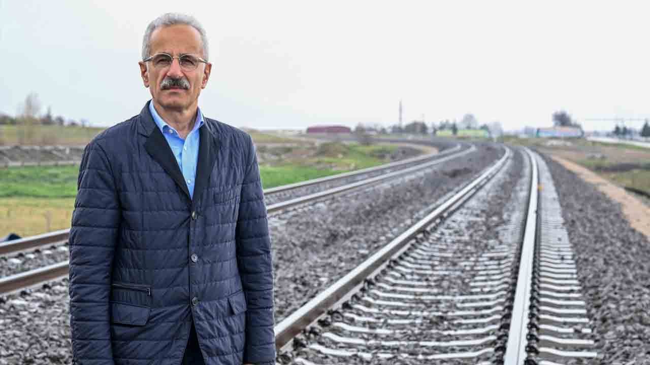 Suriye sınırındaki 350 kilometrelik hat tren trafiğine açıldı