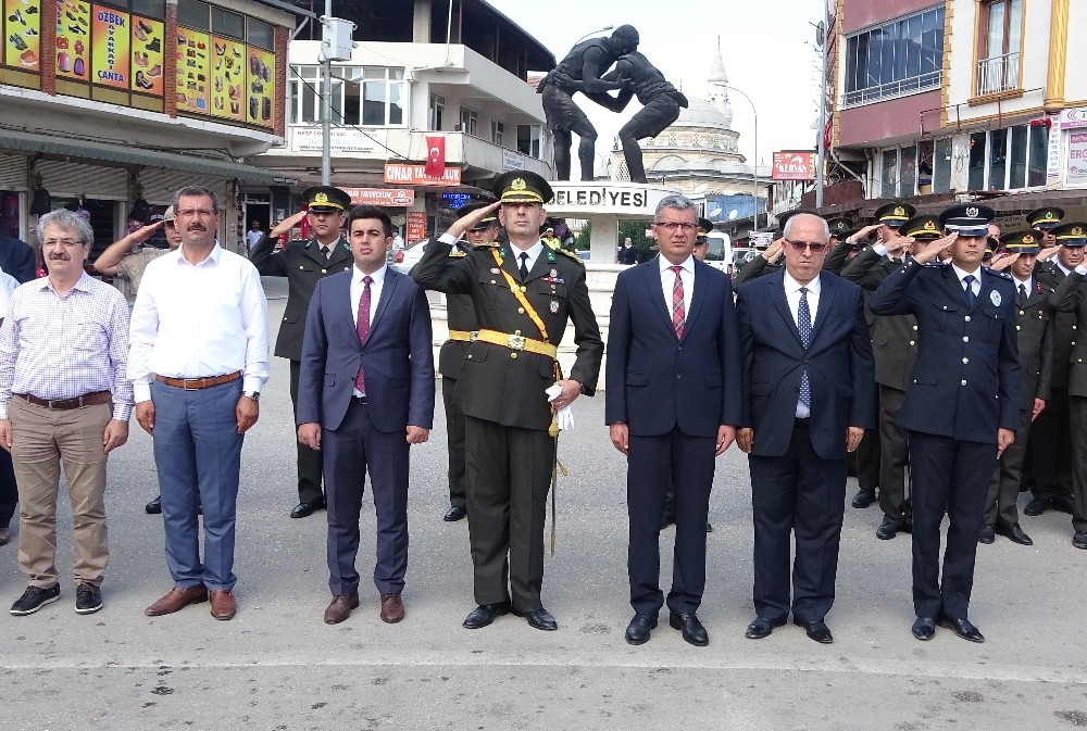 Suriye sınırındaki Yayladağı’nda 30 Ağustos kutlamaları 