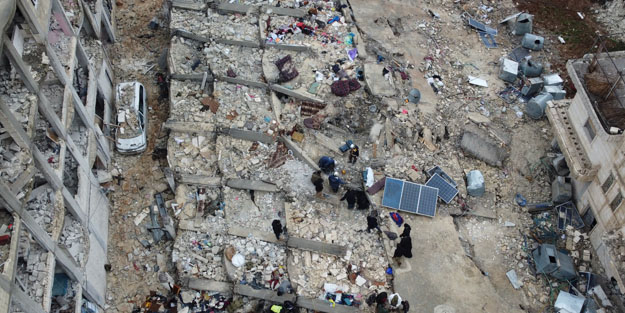 Suriye'de depremde en az 1356 kişi öldü, binlerce kişi yaralandı! Depremzedeler için arama kurtarma devam ediyor