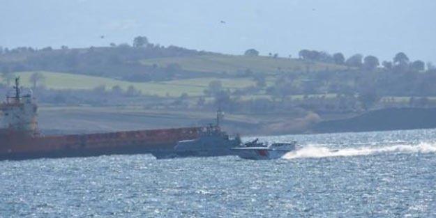 Suriye'de görev yapan Rus savaş gemileri Boğaz'dan geçti