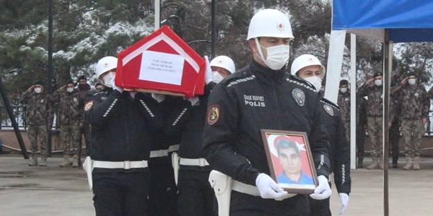 Suriye'de kalp krizi geçiren şehit polis memuru ebediyete uğurlandı