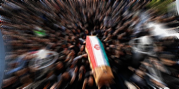 O bölgede köşeye sıkışan İran Kürtler'i 'ölüme' gönderiyor