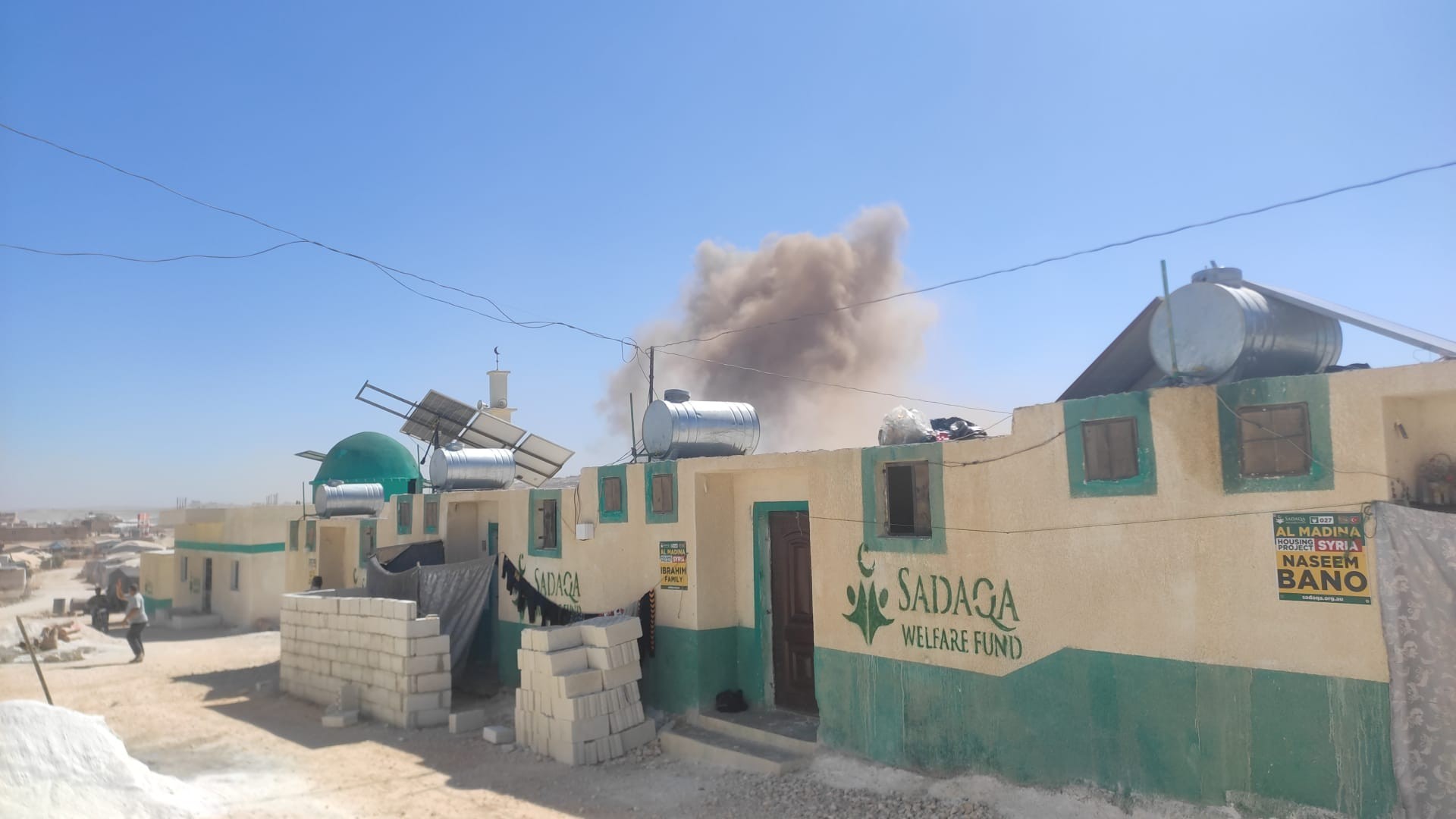 Suriye'de mülteci kampına hava saldırısı: 8 yaralı