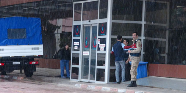 Suriye'de Türk askerlerini taşıyan araç devrildi!