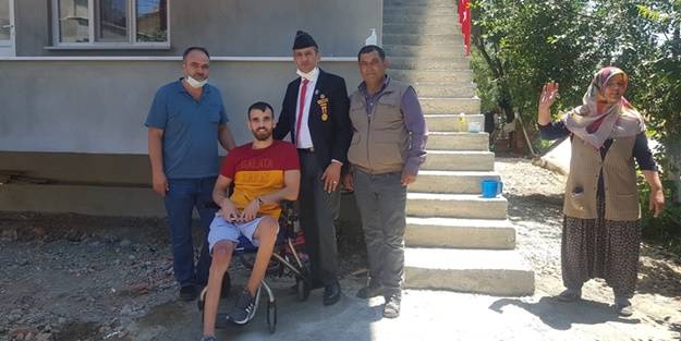 Suriye'de yaralanan Piyade Uzman Çavuş, babaevine getirildi