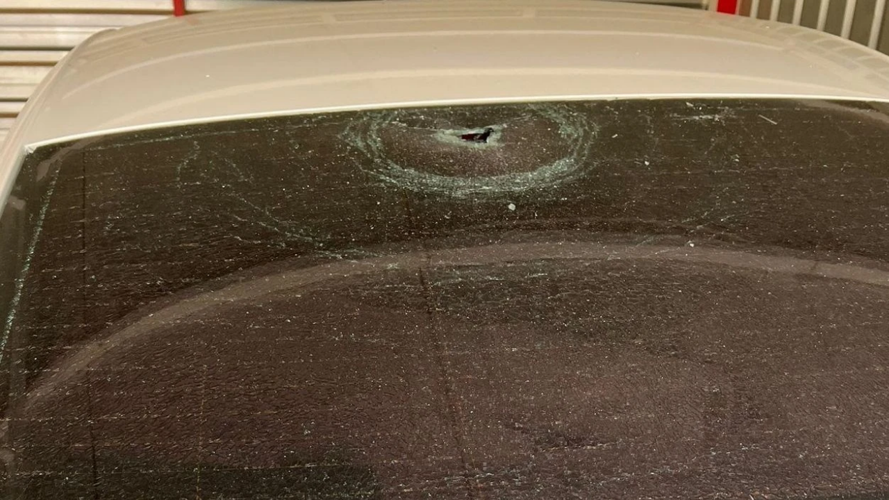 Suriye’den ateşlenen mermi, Türkiye’de araca isabet etti!