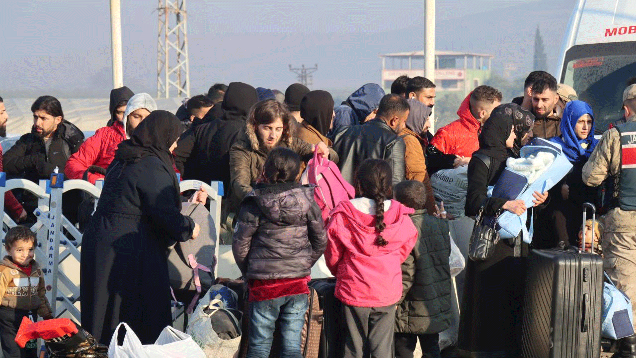 Suriye’den dönüşler hız kazandı! 550 bin Suriyeli Türkiye’ye geri döndü