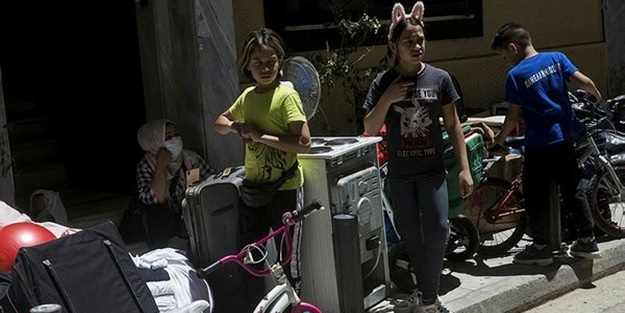 Suriyeli aile Yunanistan'da dolandırıldı