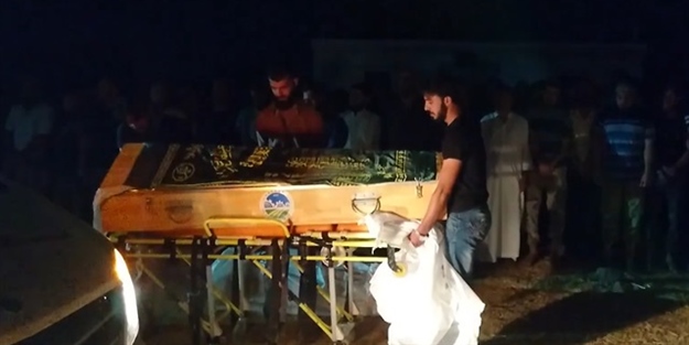 Suriyeli anne ile 10 aylık bebeği İdlib'te defnedildi