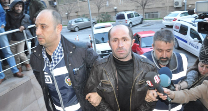 Suriyeli çocuğu yere fırlatan şahıs adliyede