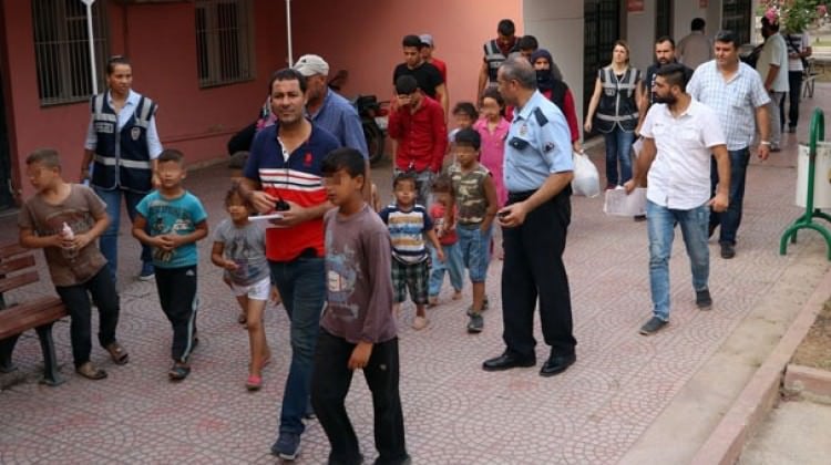 Suriyeli dilencilere operasyon: 64 gözaltı