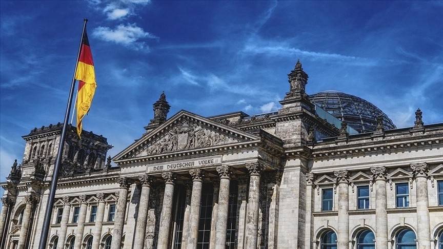 Suriyeli eski emniyet mensubu insanlığa karşı suç işlemekten mahkum edildi