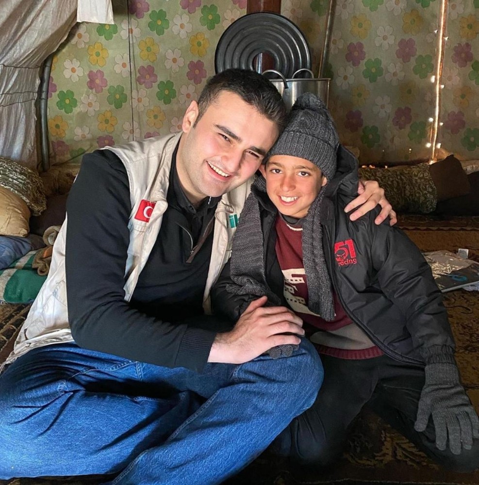 Suriyeli Fuat Musa’ya CZN Burak’tan yardım eli 