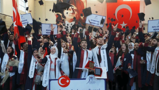 Suriyeli kardeşler fakülteyi birincilikle bitirerek mühendis oldular