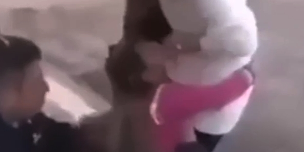 Yolda gördüğü kadını ölen annesi sanan Suriyeli çocuk