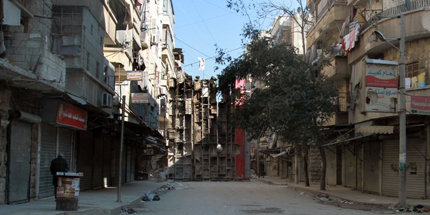 Suriyeli muhalifler halkı Esed teröründen böyle koruyor