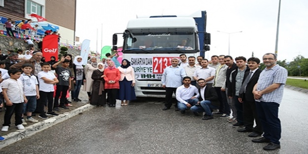 Suriyeli öğrenciler kendi ülkelerine yardım gönderdi