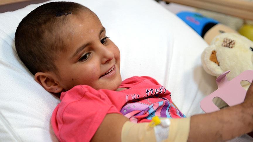 Suriyeli Riyan bebek Türkiye'de yaşama bağlandı