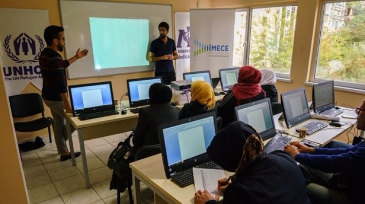 Suriye'li sığınmacılara 25 milyar dolar harcadık